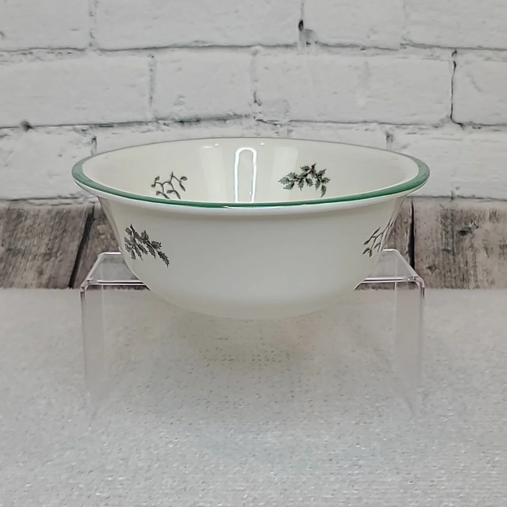 Spode 2000 Vintage Christmas Tree Oven to Table Oval Rimmed Dish in White/Green